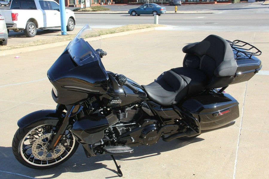 2026 Harley-Davidson Street Glide Limited Vivid Black - Black Finish