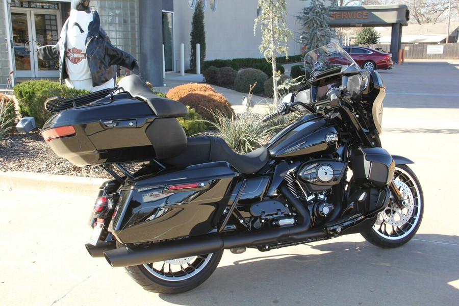 2026 Harley-Davidson Street Glide Limited Vivid Black - Black Finish