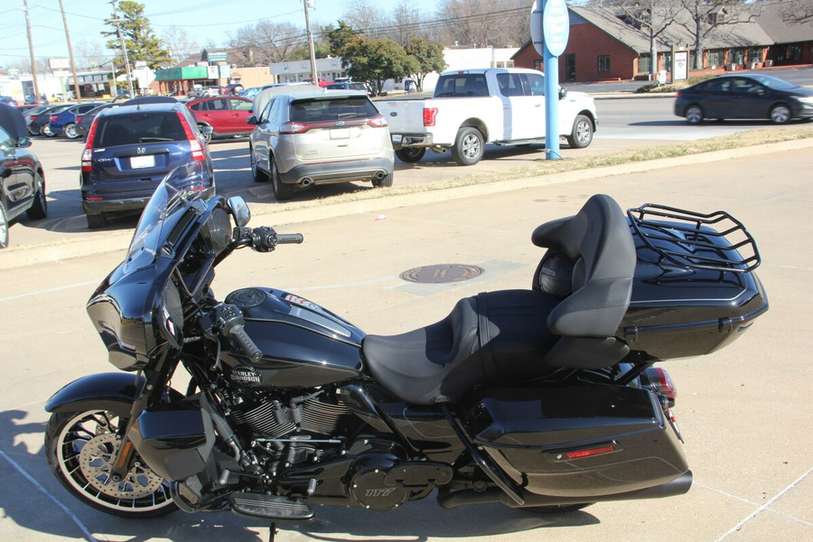 2026 Harley-Davidson Street Glide Limited Vivid Black - Black Finish