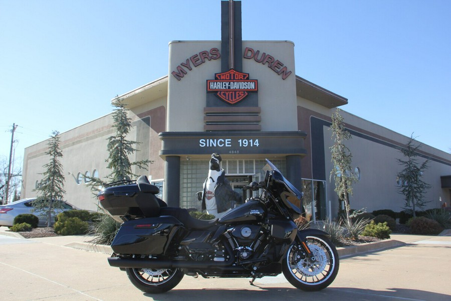 2026 Harley-Davidson Street Glide Limited Vivid Black - Black Finish