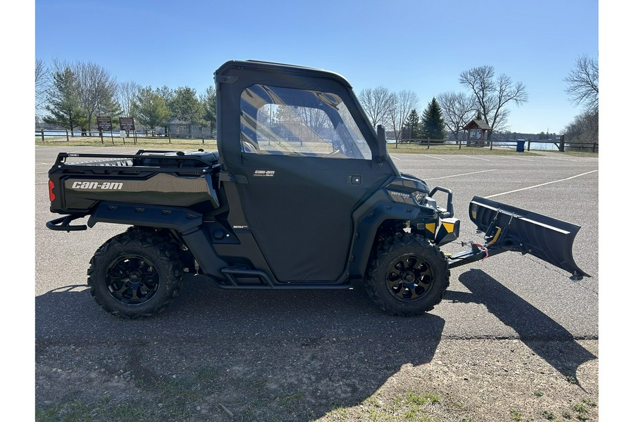 2023 Can-Am SSV DEF XT 62 HD9 BK 23