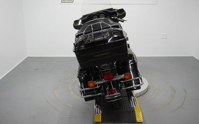 2001 Harley-Davidson® Electra Glide® Classic Black