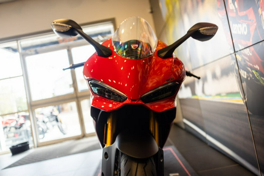2026 Ducati PANIGALE V2 S