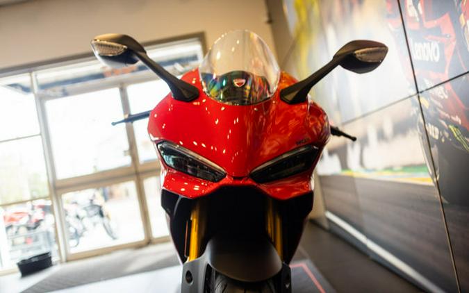 2026 Ducati PANIGALE V2 S