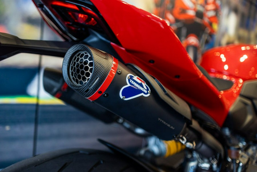 2026 Ducati PANIGALE V2 S