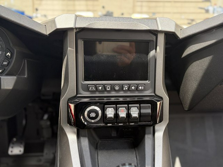 2024 Polaris SLINGSHOT R