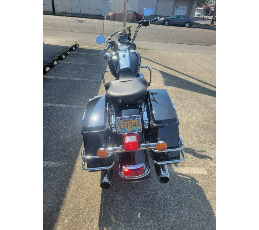 2011 Harley-Davidson Police Road King®