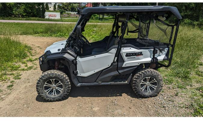 2016 Honda Pioneer 1000-5 Deluxe