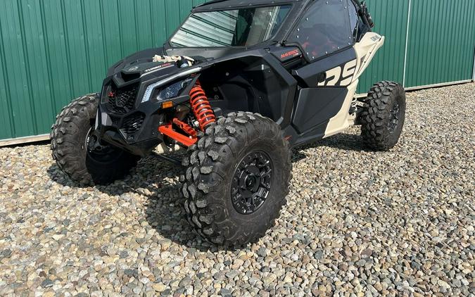 2023 Can-Am® Maverick X3 X rs Turbo RR With Smart-Shox Desert Tan / Carbon Black / Magma