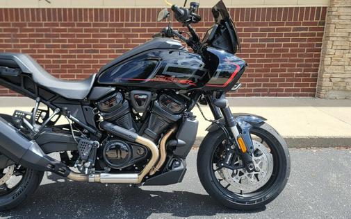 2025 Harley-Davidson® Pan America® 1250 ST