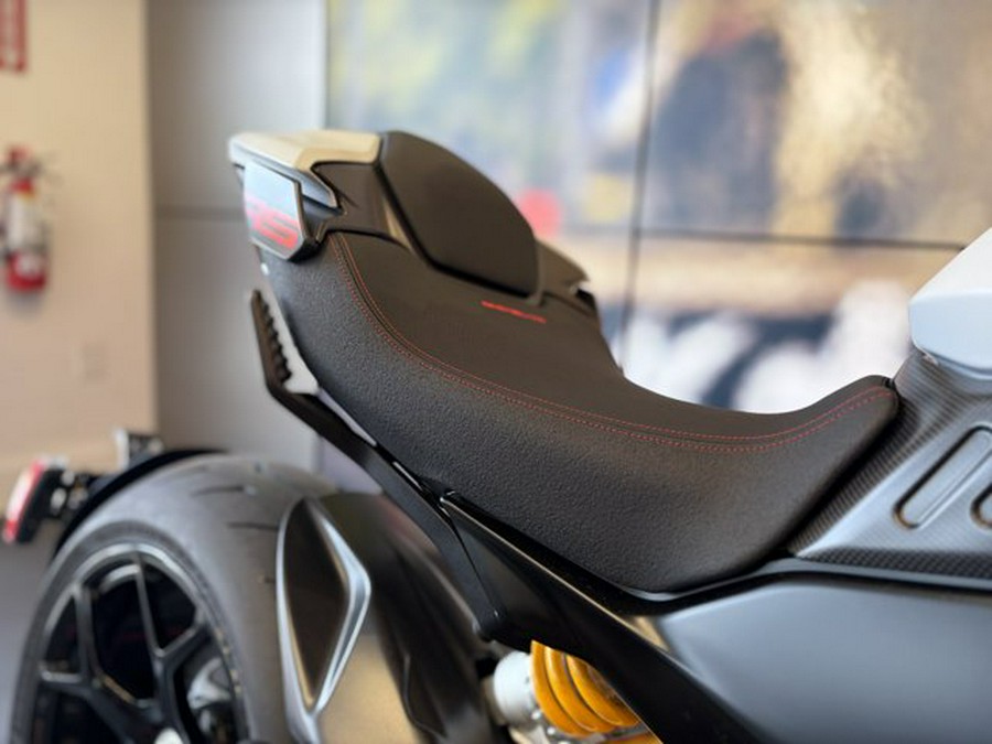 2026 Ducati DIAVEL V4 RS