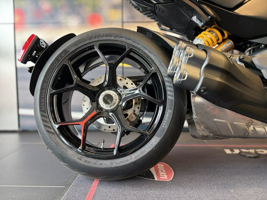 2026 Ducati DIAVEL V4 RS