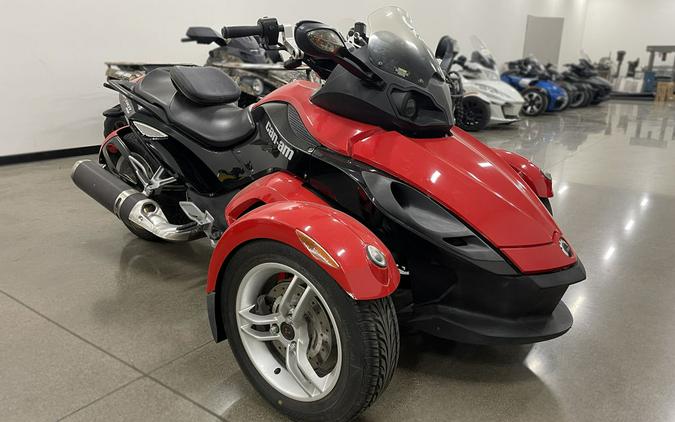 2010 Can-Am™ Spyder Roadster RS