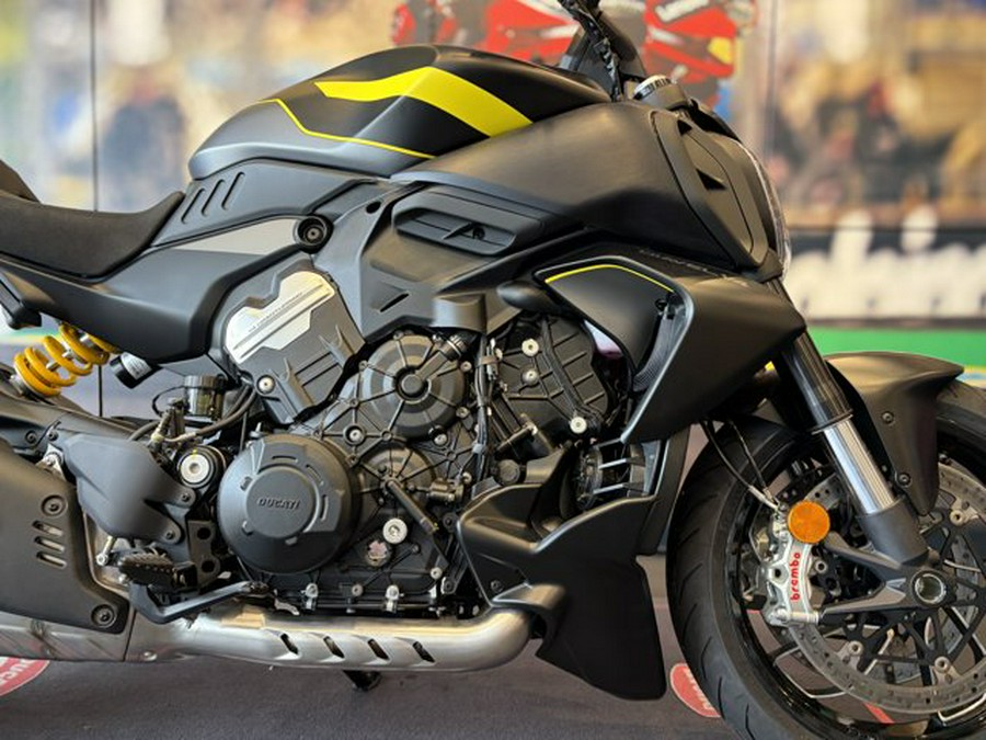 2026 Ducati DIAVEL V4