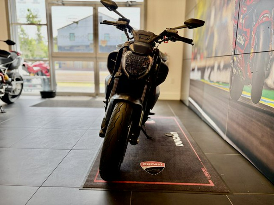 2026 Ducati DIAVEL V4