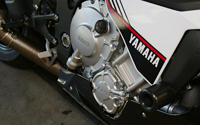 2016 Yamaha YZF-R1S