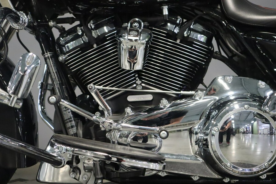 2017 Harley-Davidson Road Glide Special