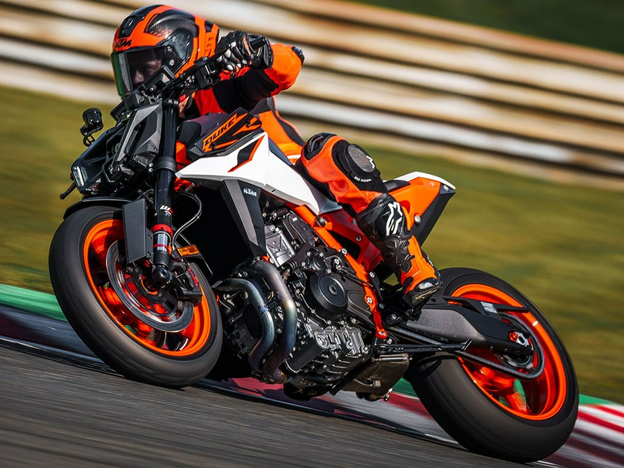 2026 KTM 990 Duke R