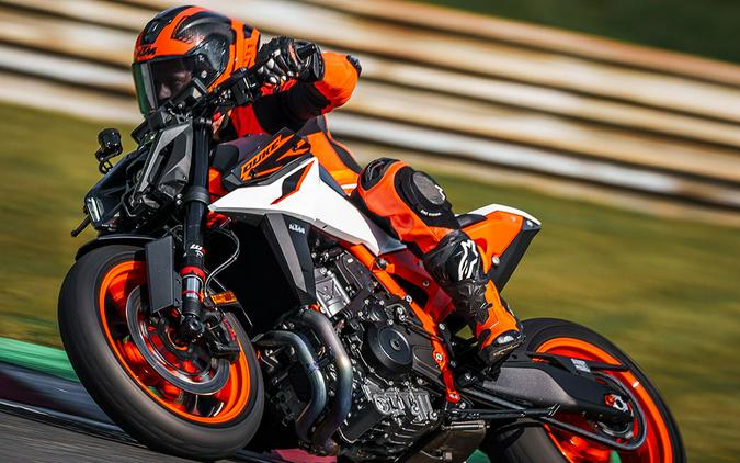 2026 KTM 990 Duke R