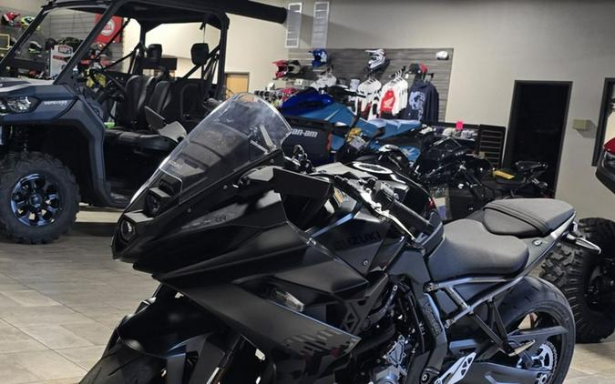 2025 Suzuki GSX-8R