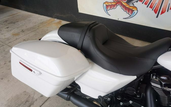 2024 Harley-Davidson Road King Special White Onyx Pearl