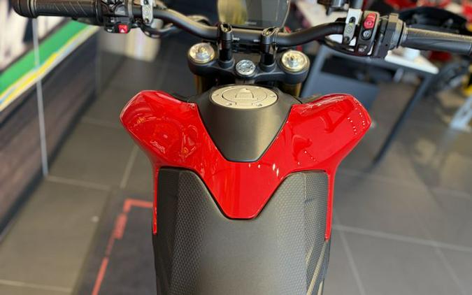 2026 Ducati HYPERMOTARD V2