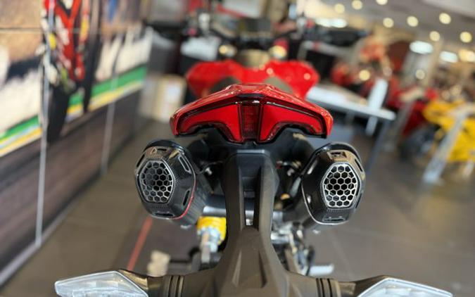 2026 Ducati HYPERMOTARD V2