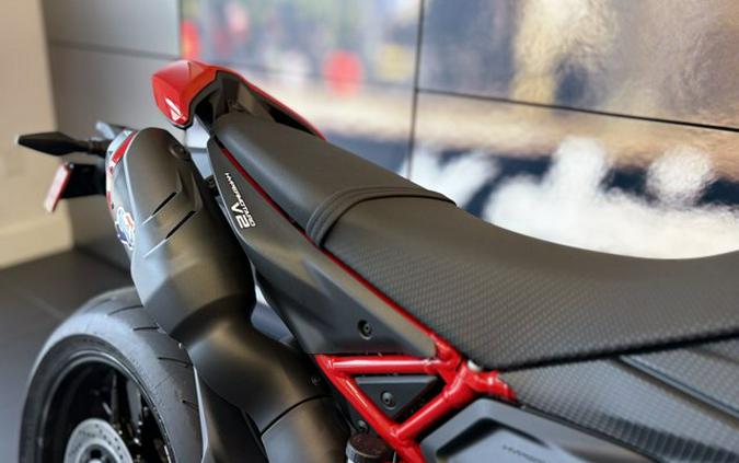 2026 Ducati HYPERMOTARD V2