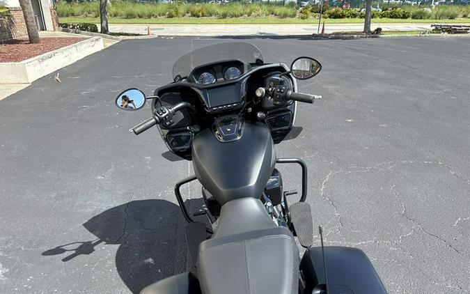 2023 Indian Challenger Dark Horse Black Smoke