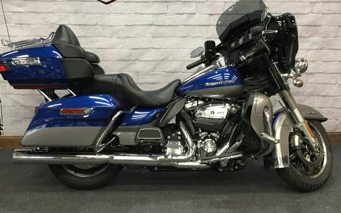 2017 Harley-Davidson Ultra Limited Superior Blue / Silver FLHTK