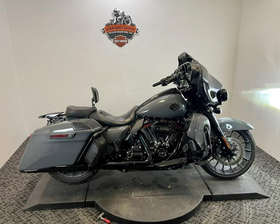 2018 Harley-Davidson® FLHXSE - CVO™ Street Glide®