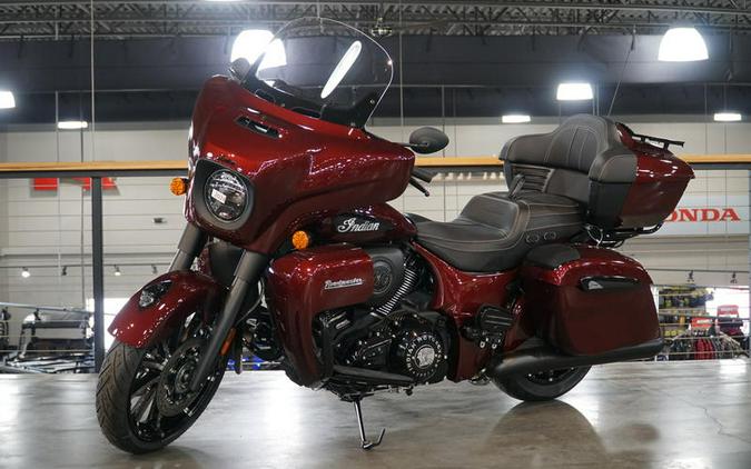 2024 Indian Motorcycle® Roadmaster® Dark Horse® w/Powerband Audio Package Maroon Metallic