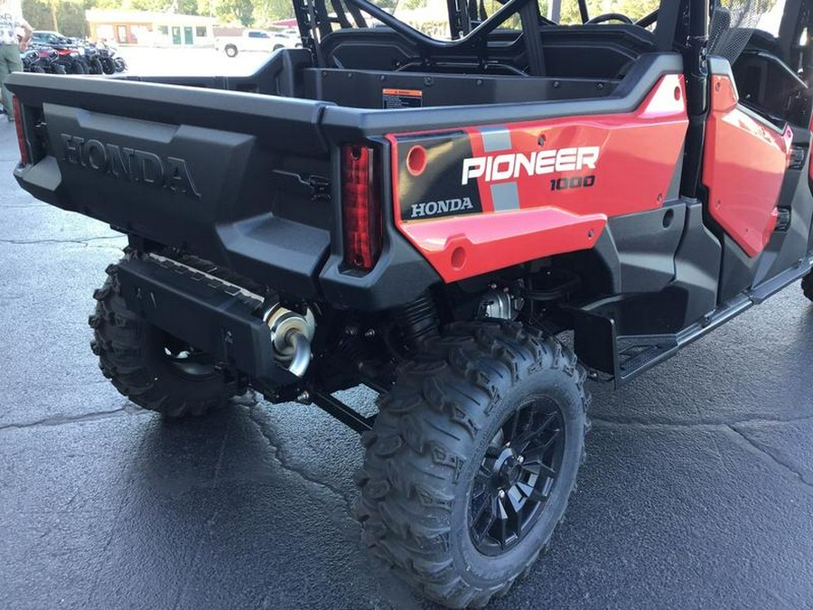 2025 Honda® Pioneer 1000-6 Deluxe Crew