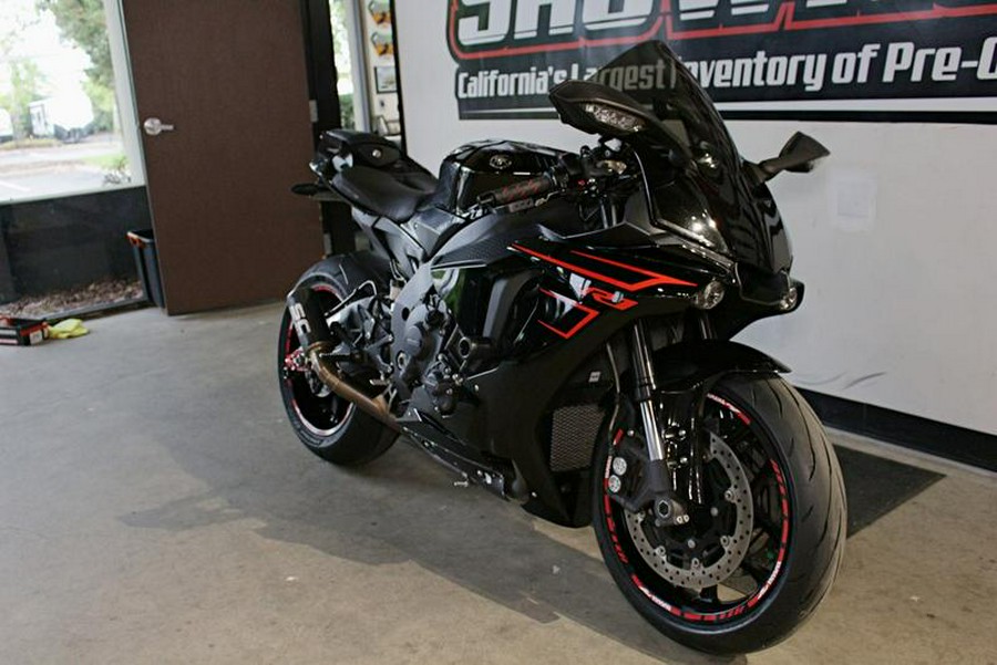 2017 Yamaha YZF-R1 Raven Black