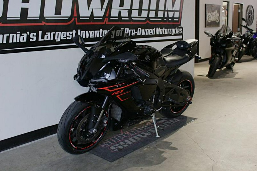 2017 Yamaha YZF-R1 Raven Black