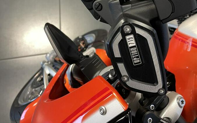 2026 BMW Motorrad R 12 nineT LAVA ORANGE METALLIC