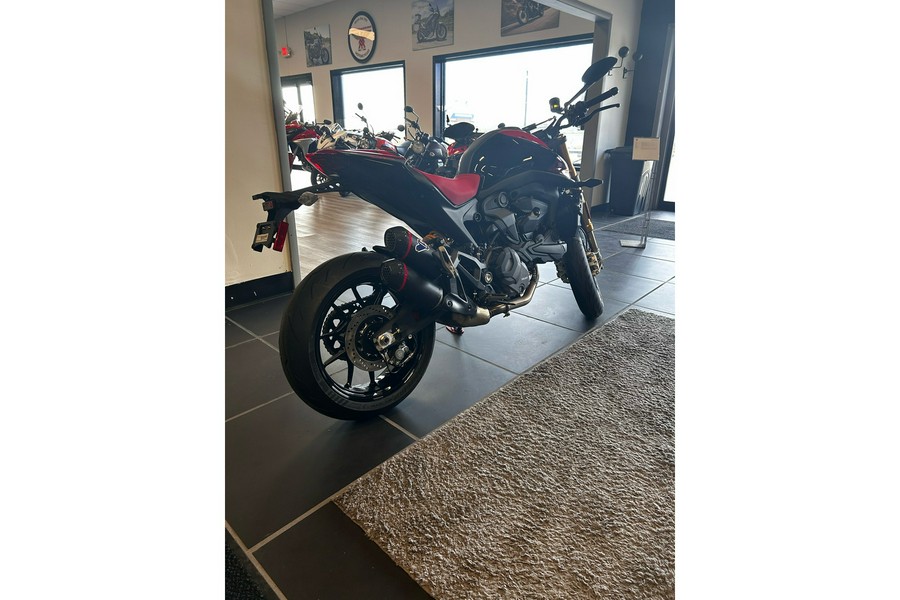 2025 Ducati Monster SP