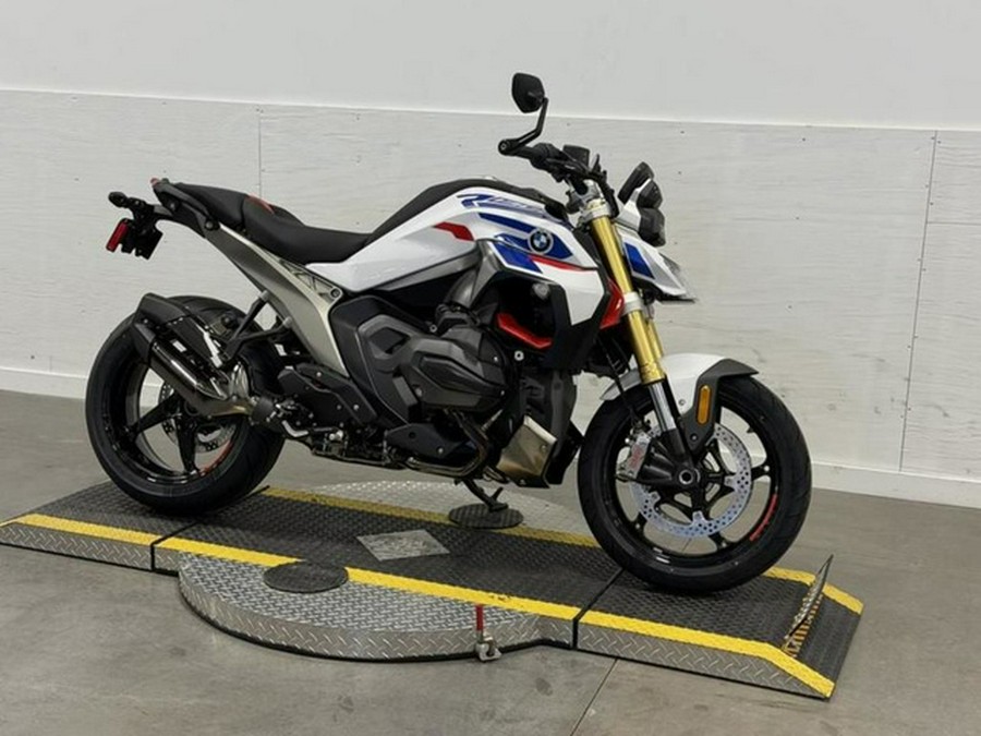 2026 BMW R 1300 R Performance 1300 R Exclusive