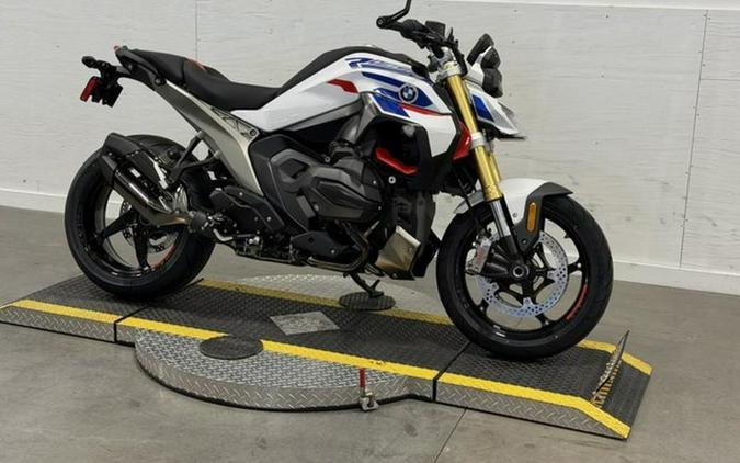 2026 BMW R 1300 R Performance 1300 R Exclusive