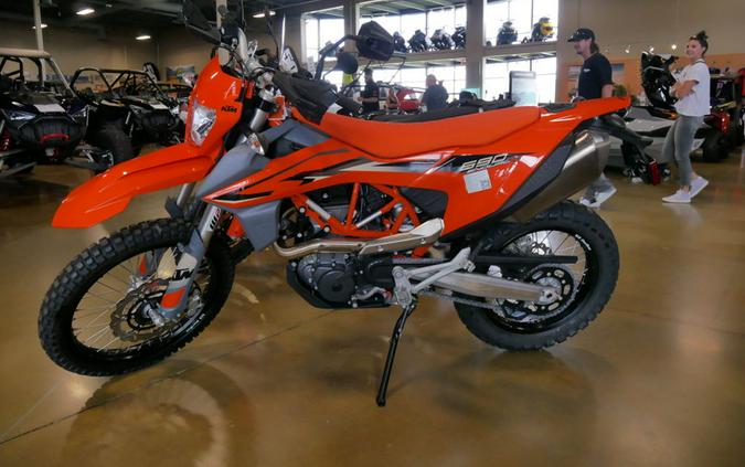 2023 KTM 690 Enduro R