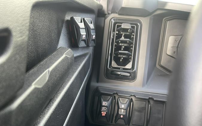 2026 Can-Am Defender MAX Limited HD11