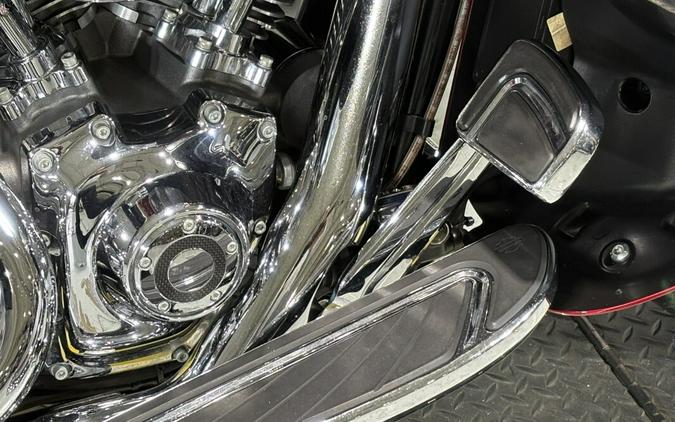 2016 Harley-Davidson® CVO™ Street Glide® Atomic Red with Candy Apple Flames