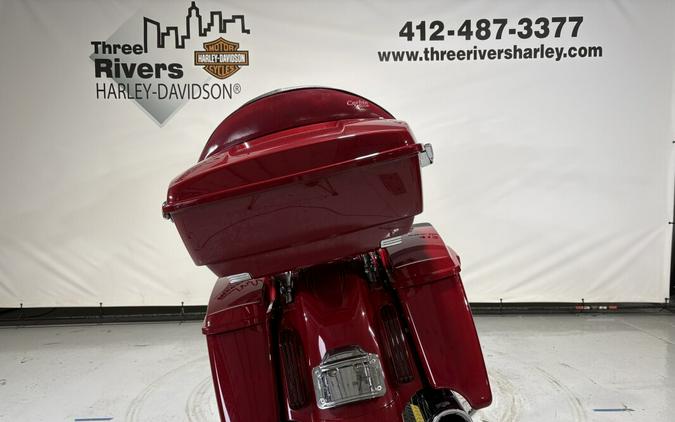 2016 Harley-Davidson® CVO™ Street Glide® Atomic Red with Candy Apple Flames