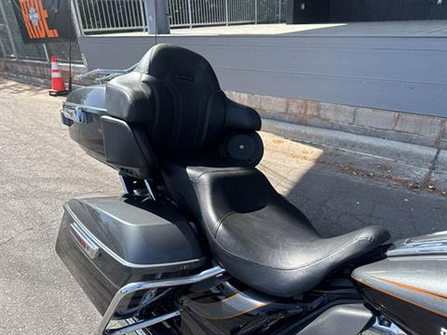 2016 Harley-Davidson CVO™ Road Glide™ Ultra