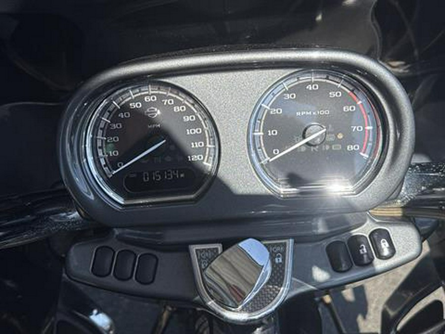2016 Harley-Davidson CVO™ Road Glide™ Ultra