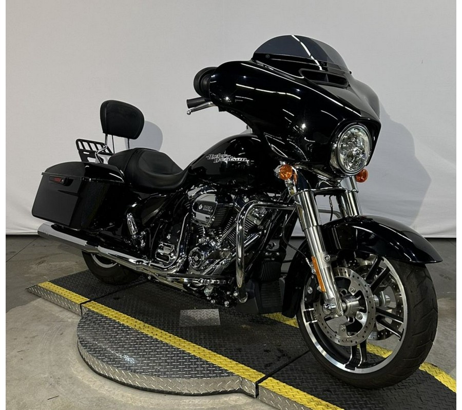 2018 Harley-Davidson® FLHX - Street Glide®