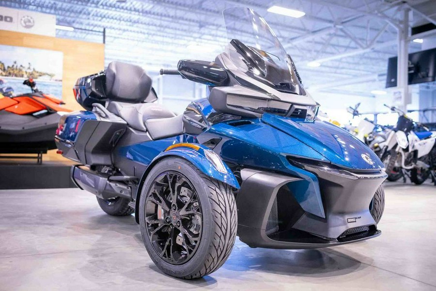 2024 Can-Am® Spyder RT Limited Dark Wheels