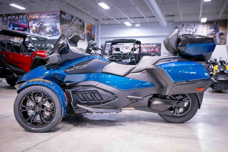 2024 Can-Am® Spyder RT Limited Dark Wheels