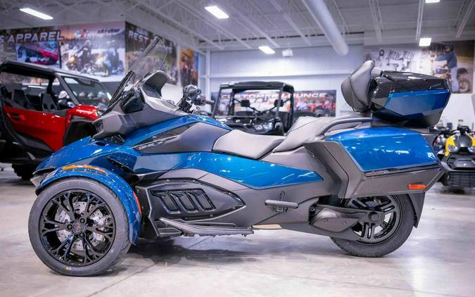 2024 Can-Am® Spyder RT Limited Dark Wheels