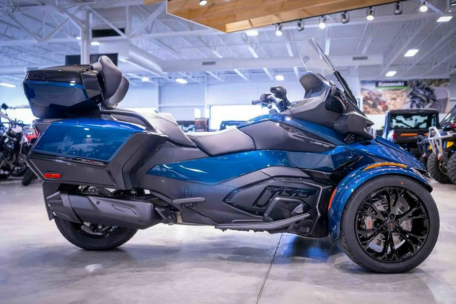 2024 Can-Am® Spyder RT Limited Dark Wheels